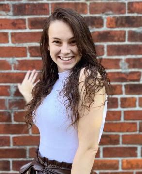 Ellie Eilish Age, Bio/Wiki, Profession, Height, Photos, Boyfriend .